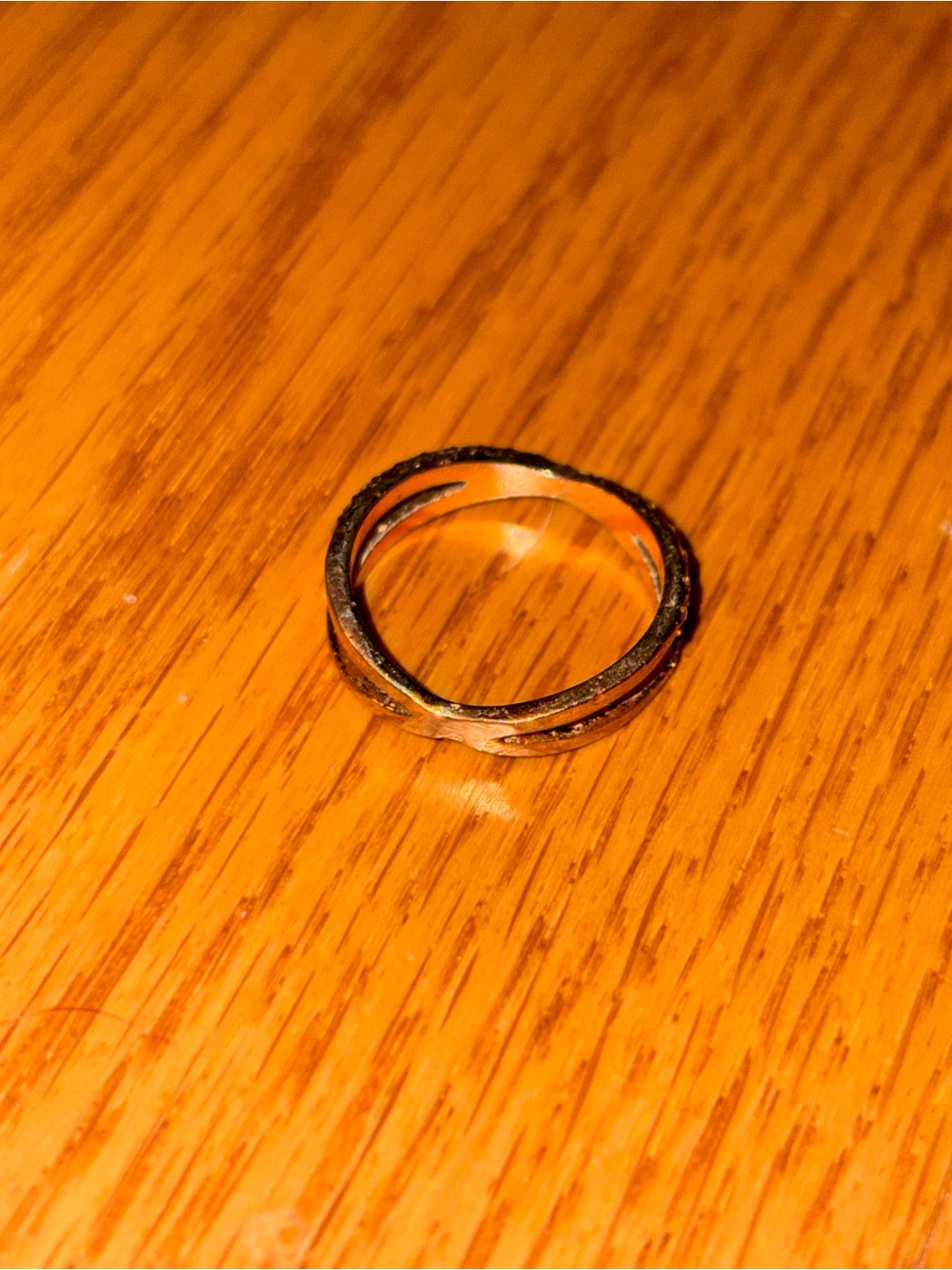 Vintage Rhinestone Crossover Ring - Picture 5 of 11